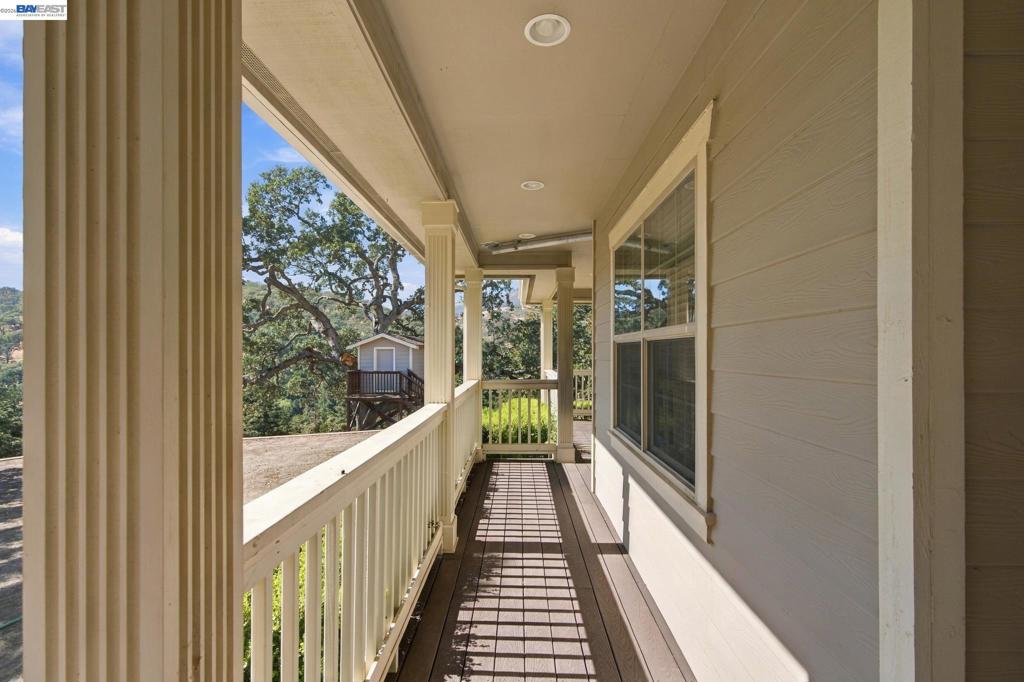 4270 Leon Dr Property Photo 4