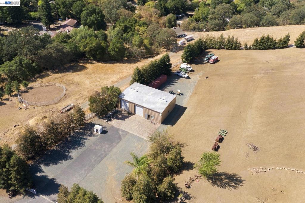 4270 Leon Dr Property Photo 40