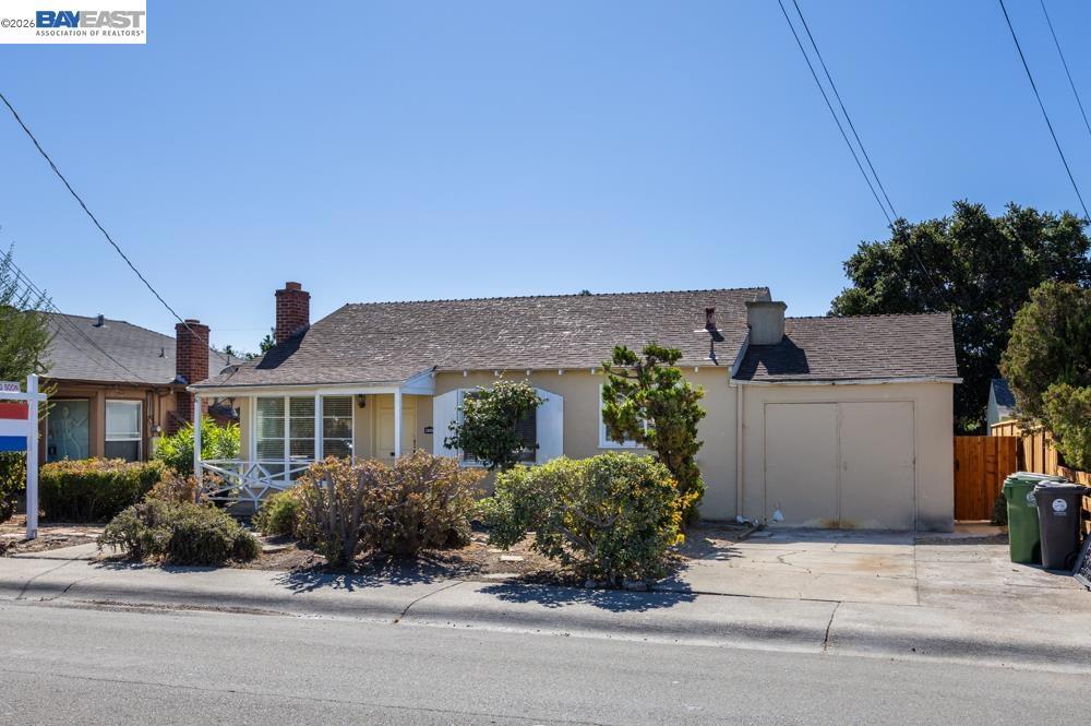 2223 Lessley Ave Property Photo 1