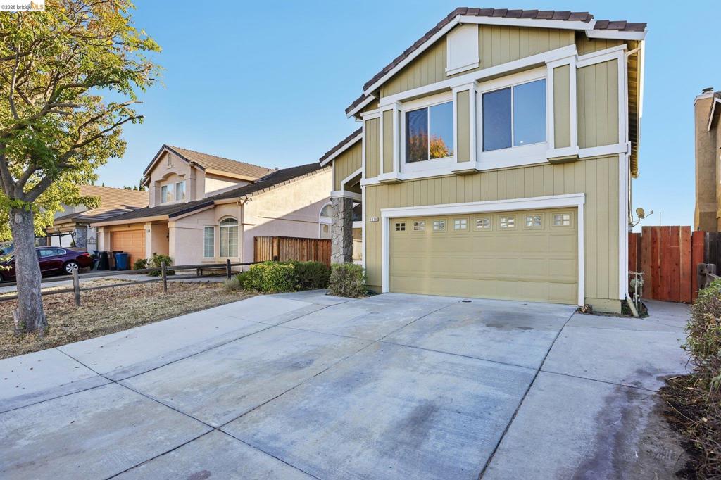 4636 Wolf Way Property Photo 3