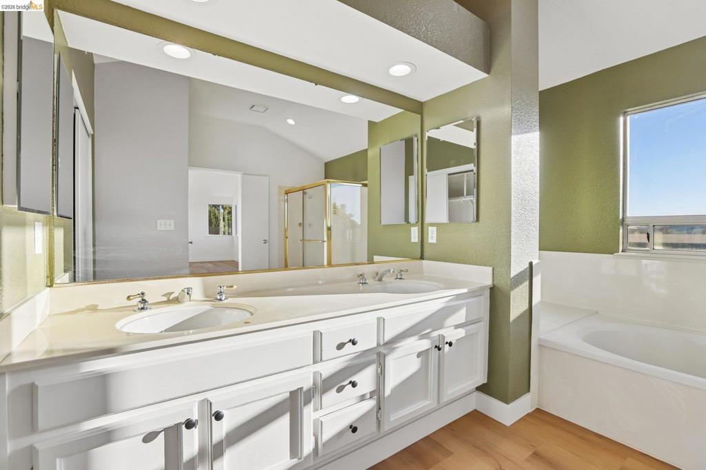 4636 Wolf Way Property Photo 35