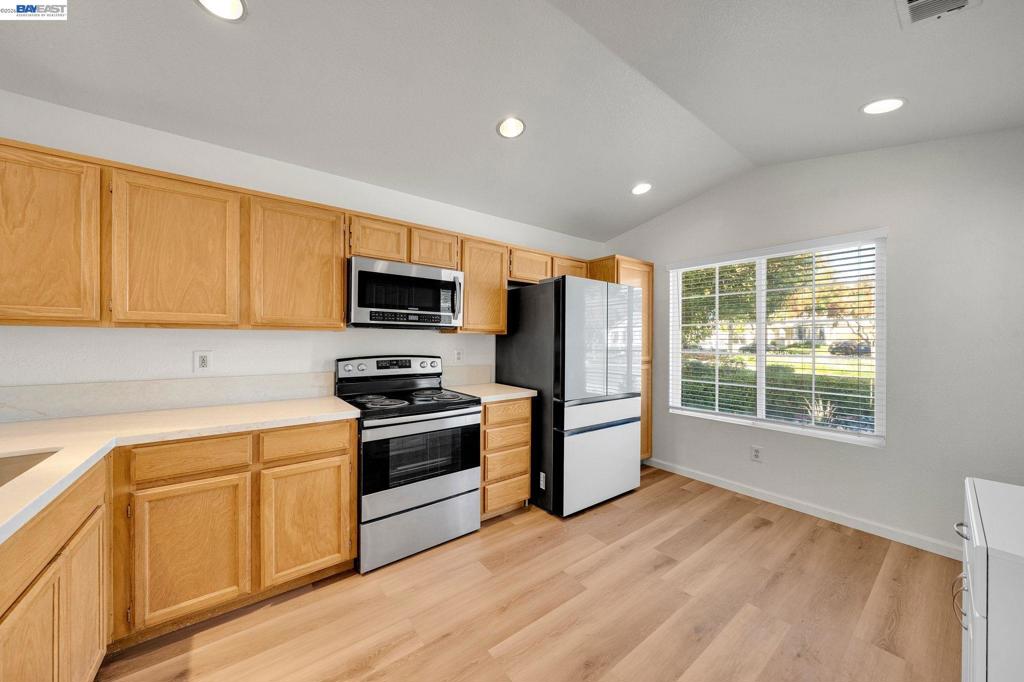 4568 Carnegie Ln Property Photo 2