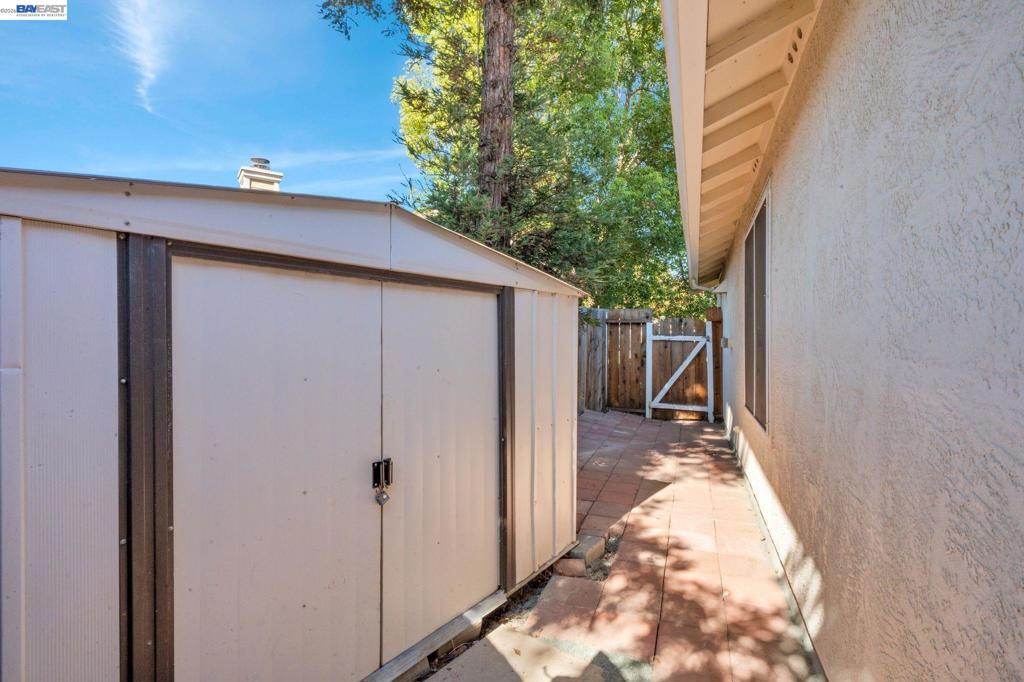 4568 Carnegie Ln Property Photo 25