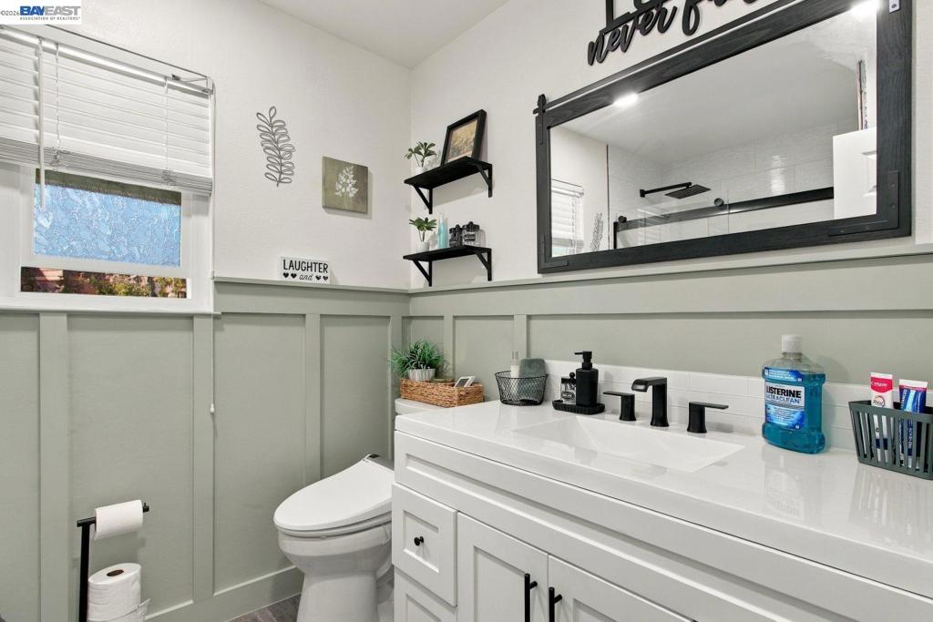21175 Birch St Property Photo 22