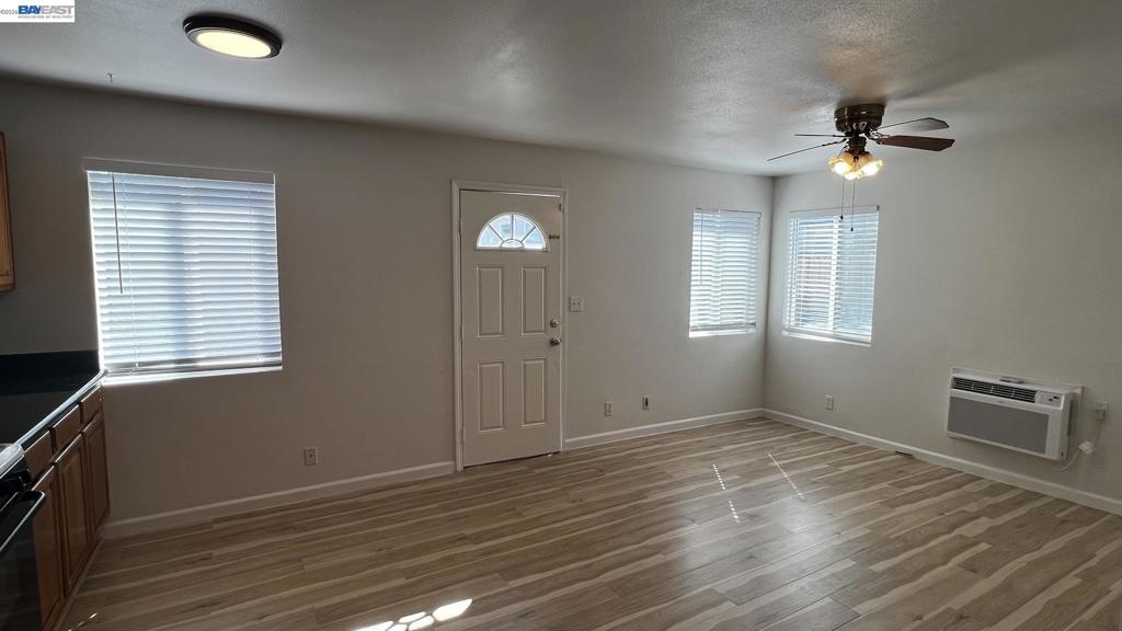 4067 Vineyard Ave Property Photo 6