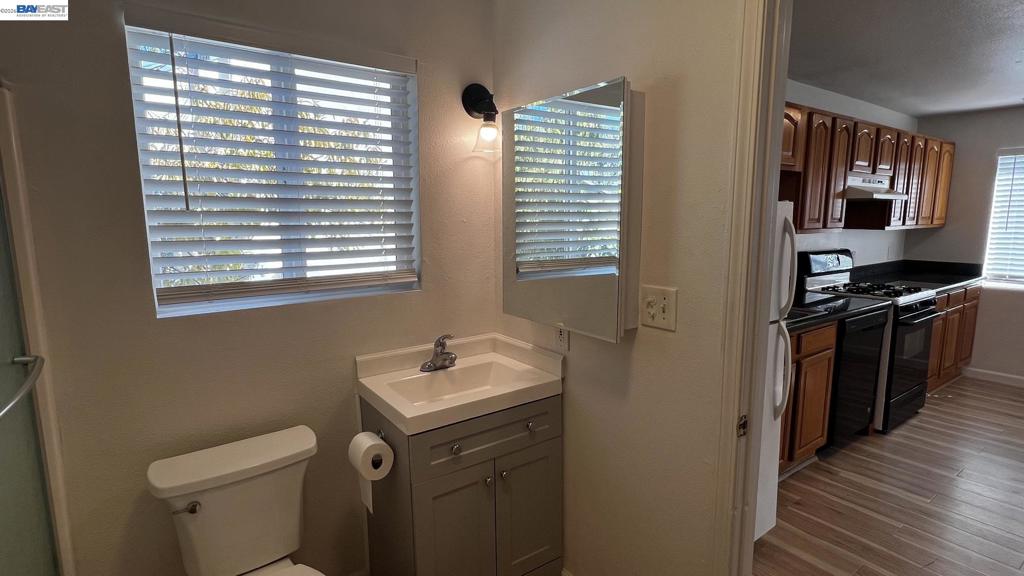 4067 Vineyard Ave Property Photo 8