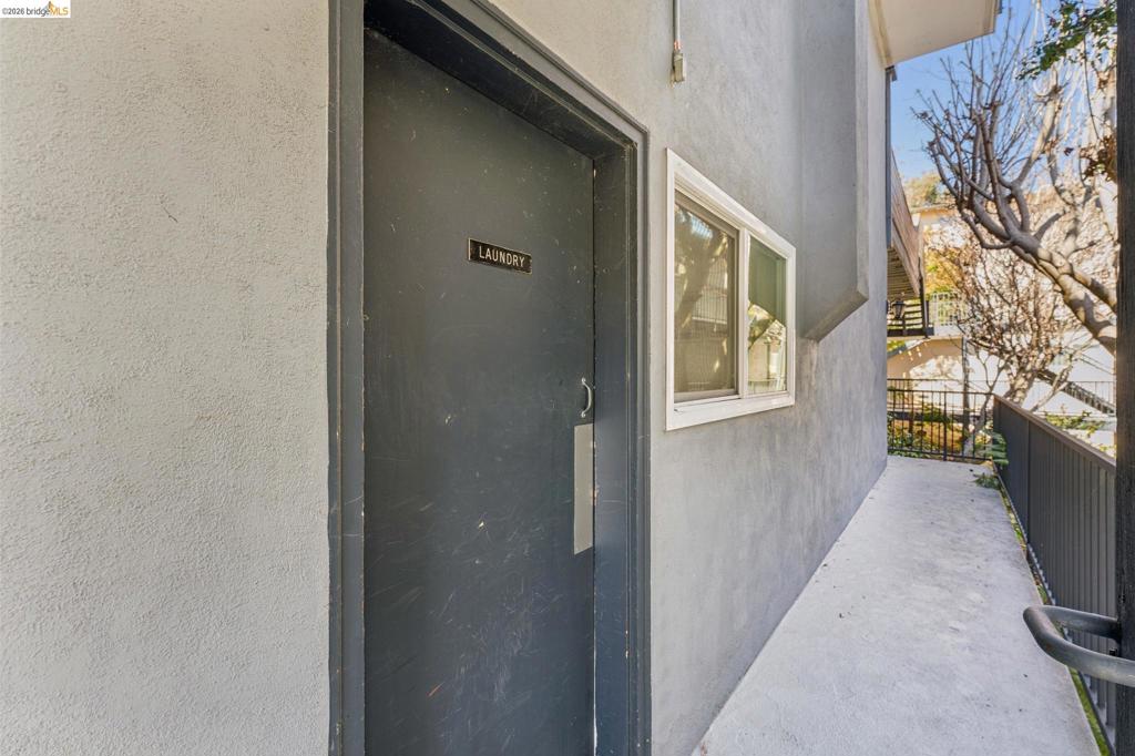 785 Taft Ave 11 Property Photo 23