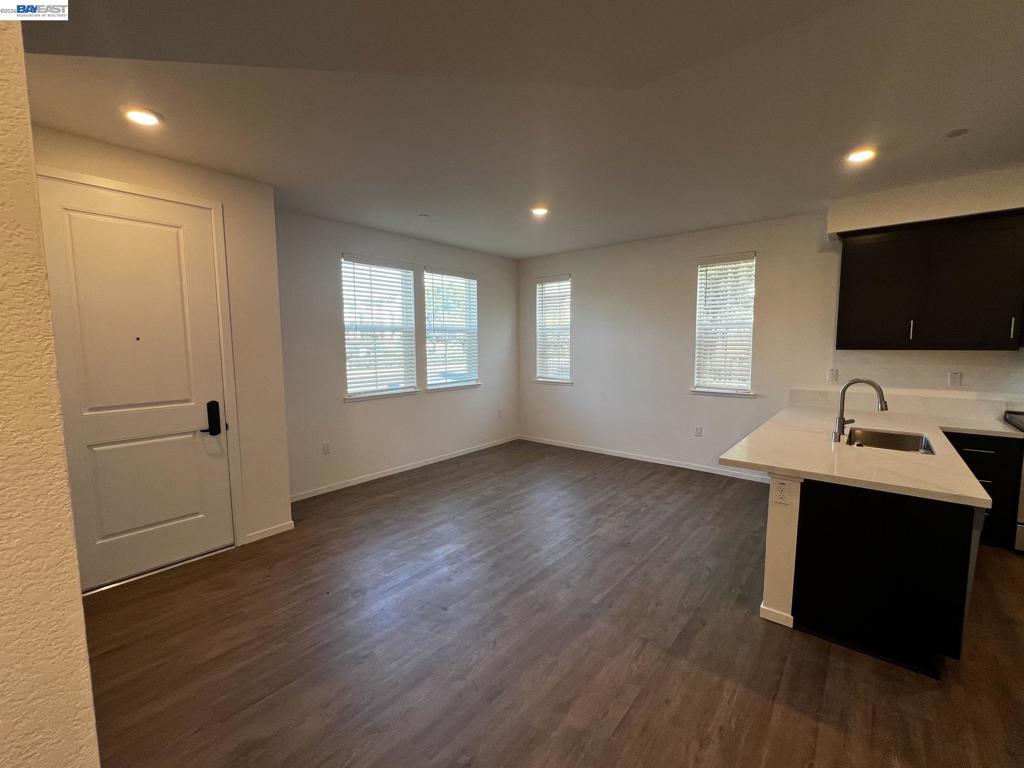 218 Church St Property Photo 6