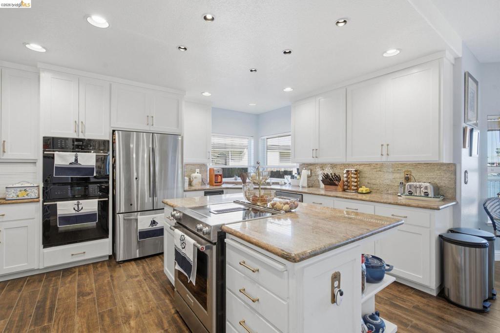 2071 Windward Point Property Photo 12