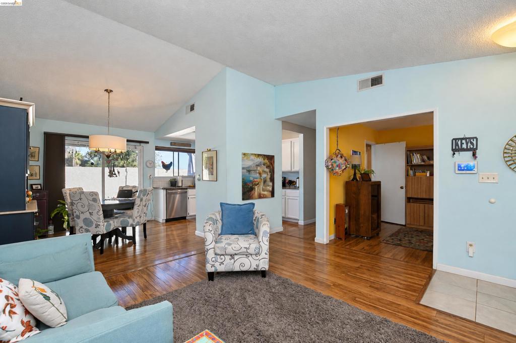 16 Dunes Ct Property Photo 6