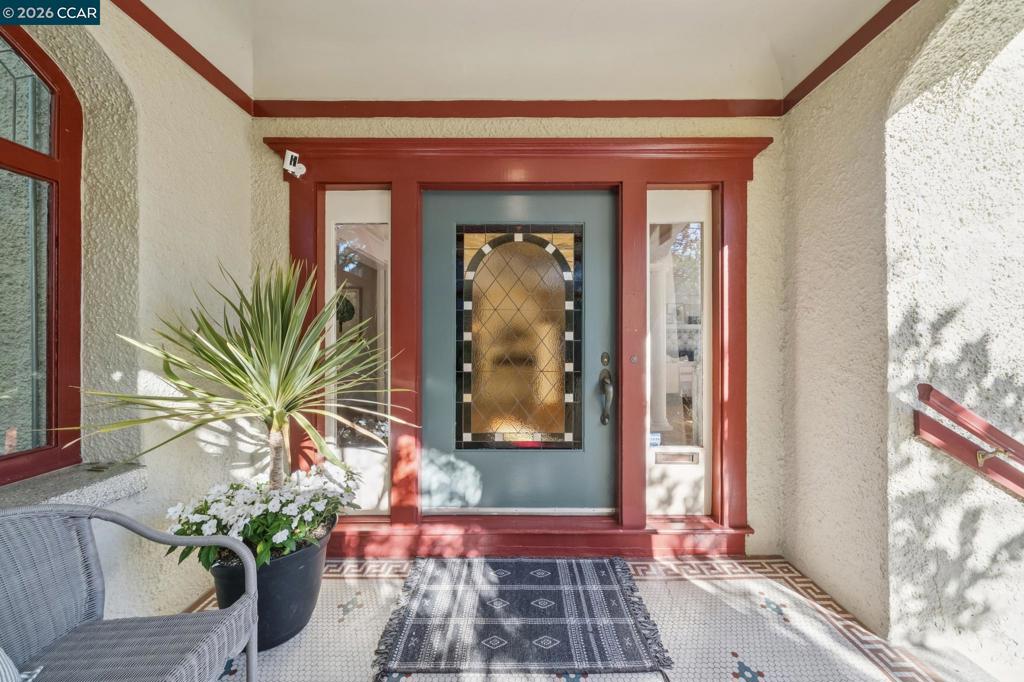 540 Boulevard Way Property Photo 5