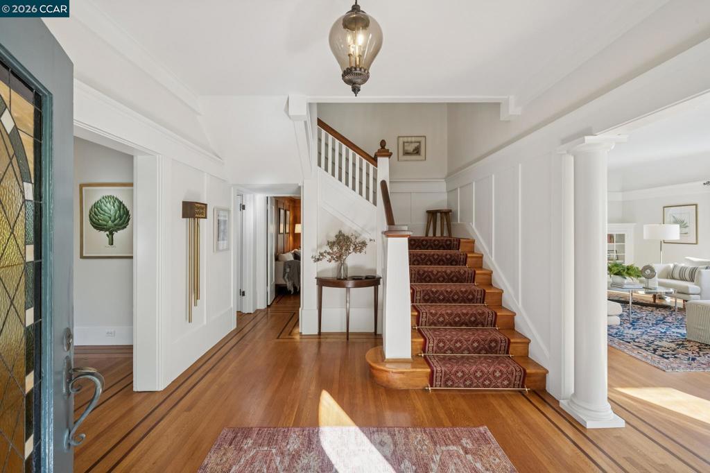 540 Boulevard Way Property Photo 7