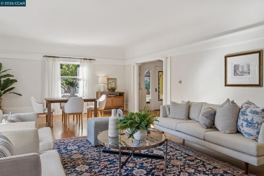 540 Boulevard Way Property Photo 12