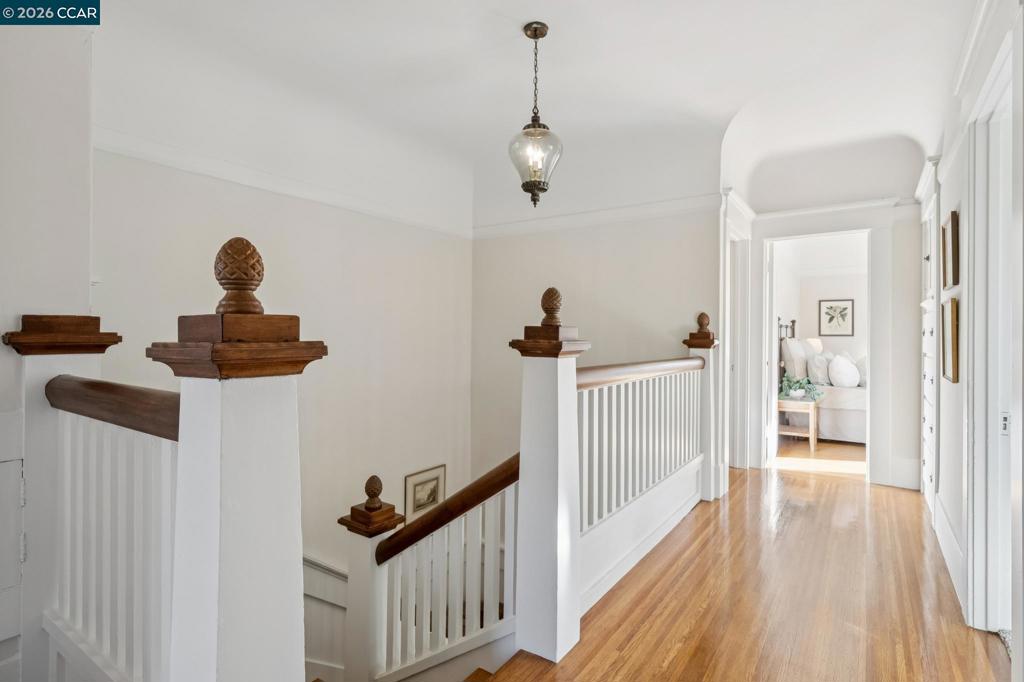 540 Boulevard Way Property Photo 26