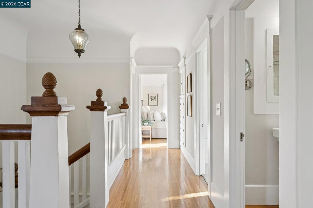540 Boulevard Way Property Photo 27