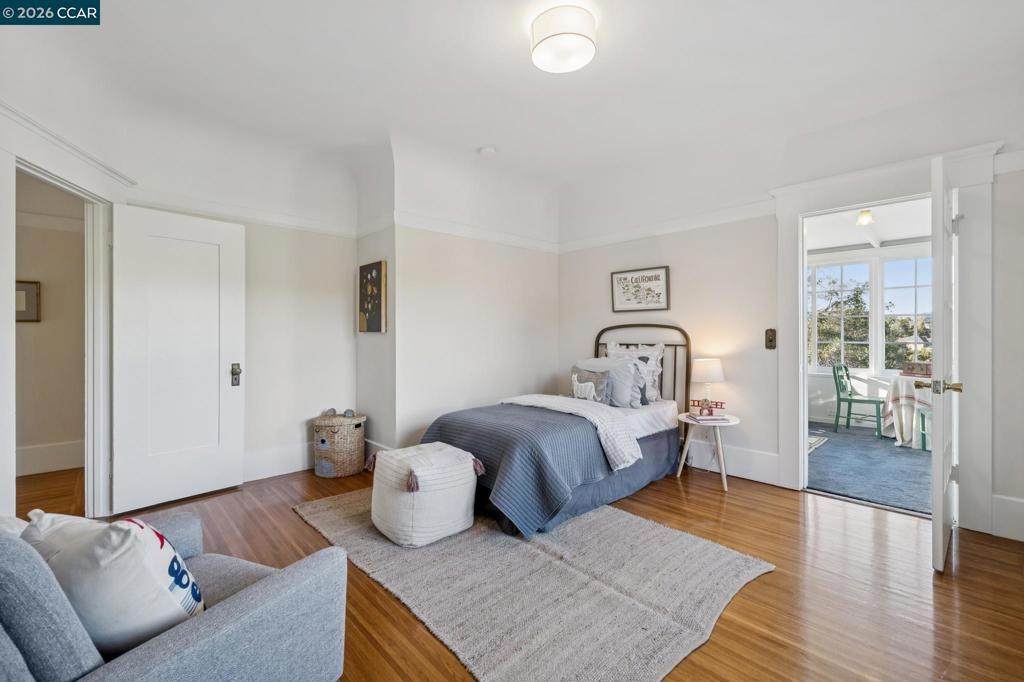 540 Boulevard Way Property Photo 36