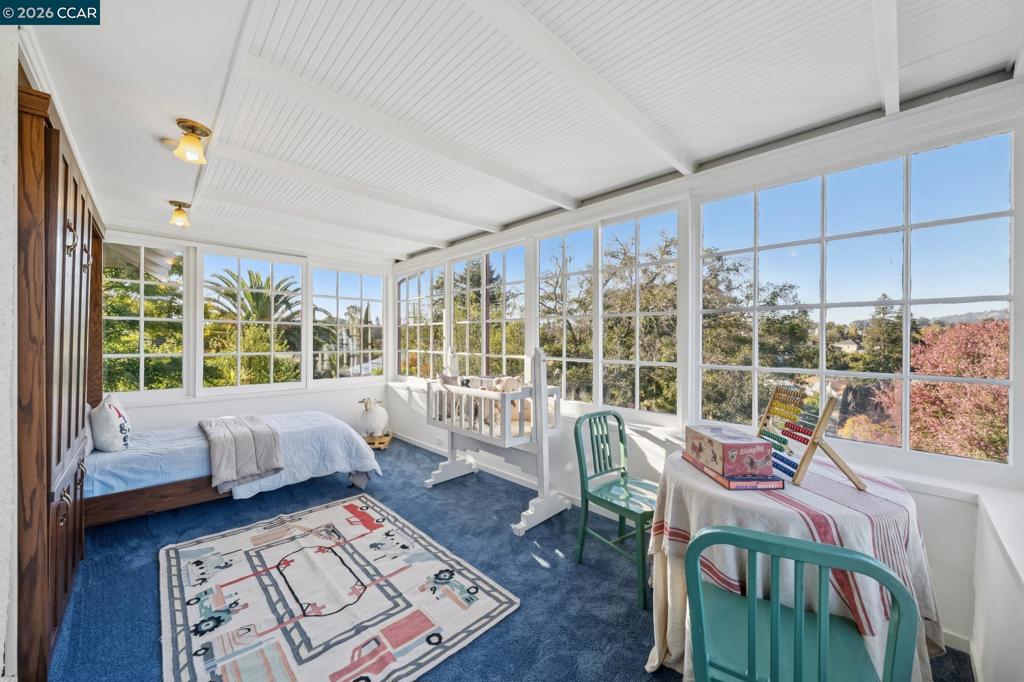 540 Boulevard Way Property Photo 37