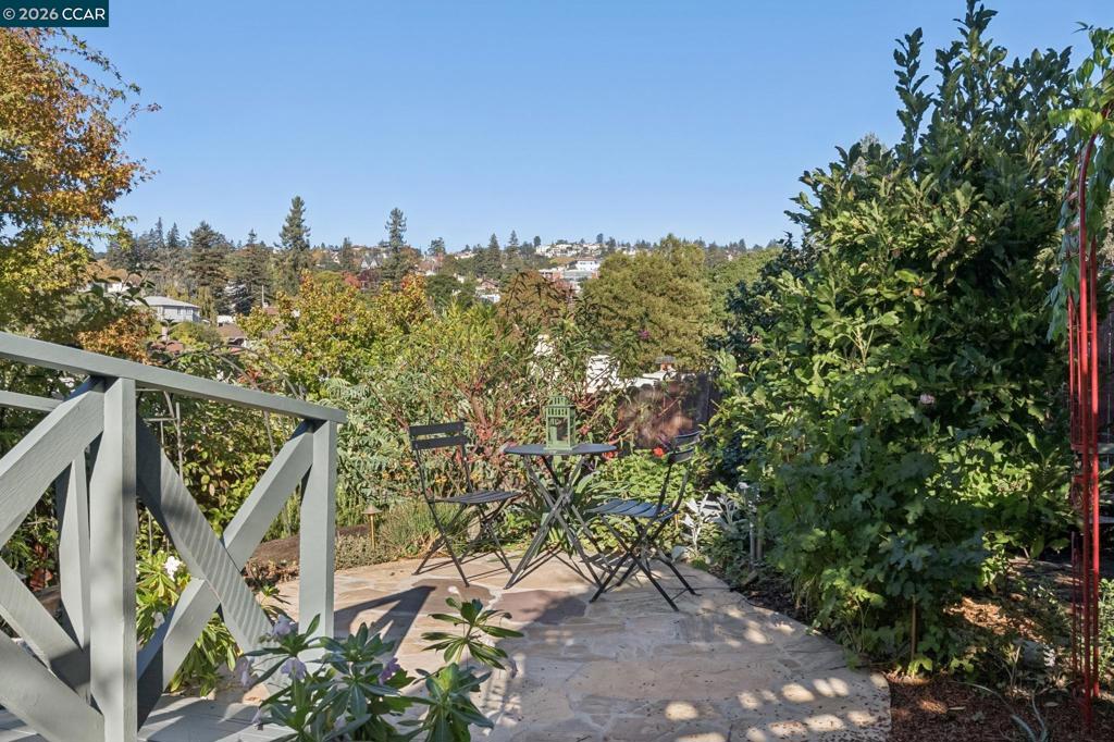 540 Boulevard Way Property Photo 45