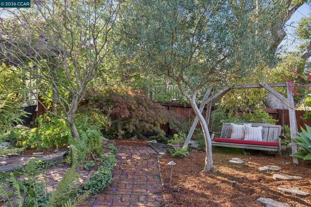 540 Boulevard Way Property Photo 49