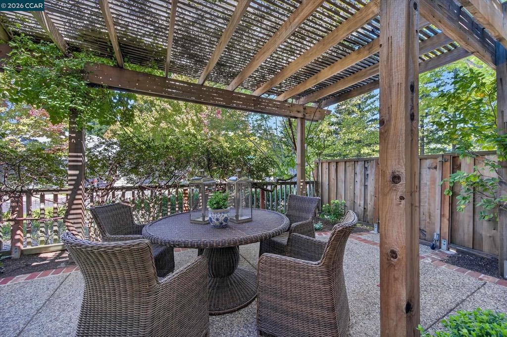 1800 Wales Drive Property Photo 40