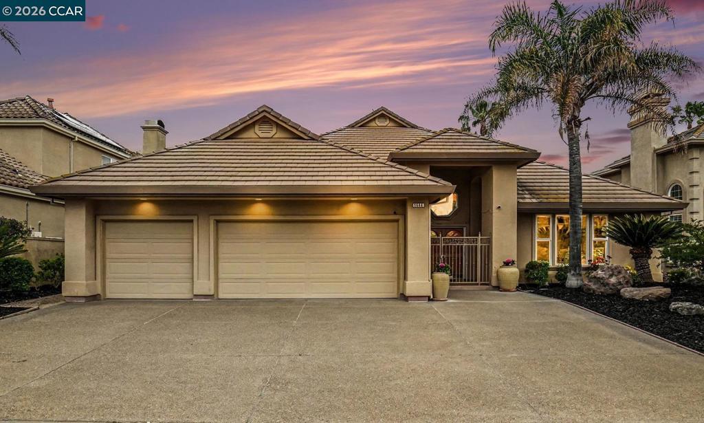 5666 Oakmont Ct Property Photo 1