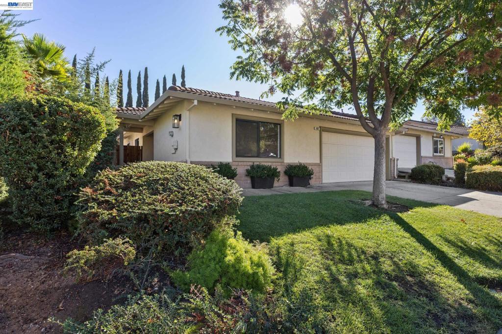 402 Vineyard Pl Property Photo 1