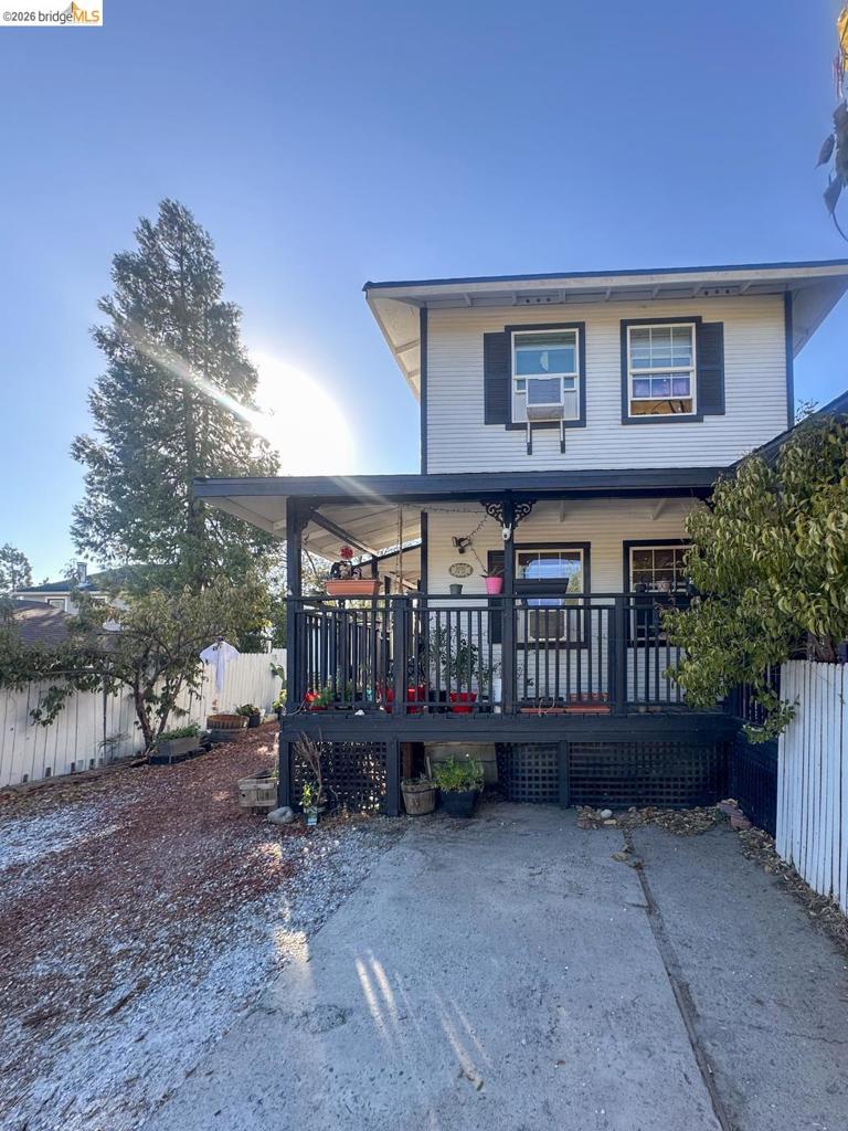 18120 4th Avenue Property Photo 1