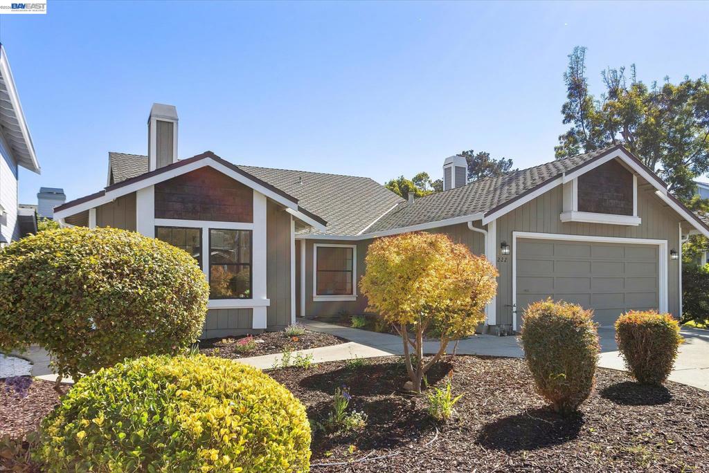 222 Stanbridge Ct. Property Photo 4