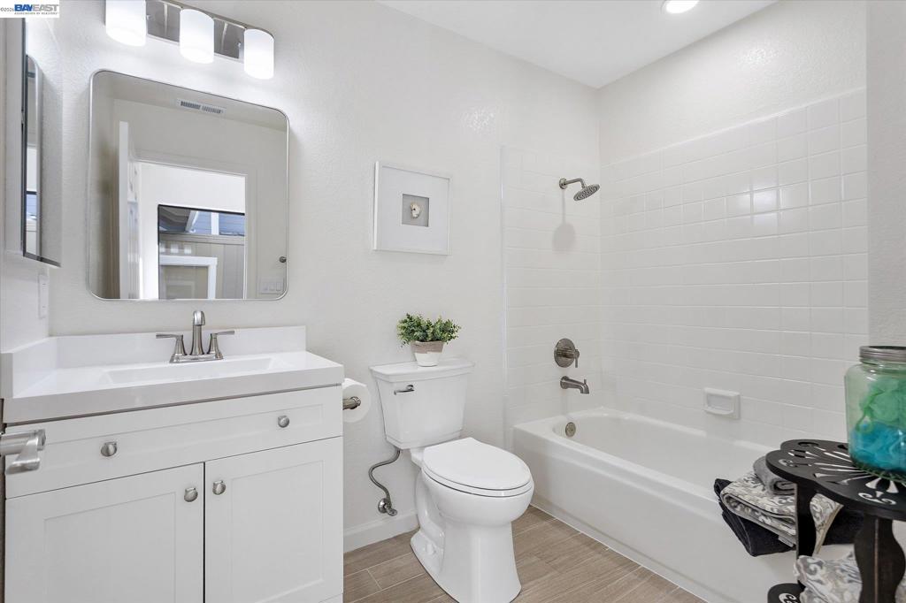 222 Stanbridge Ct. Property Photo 41