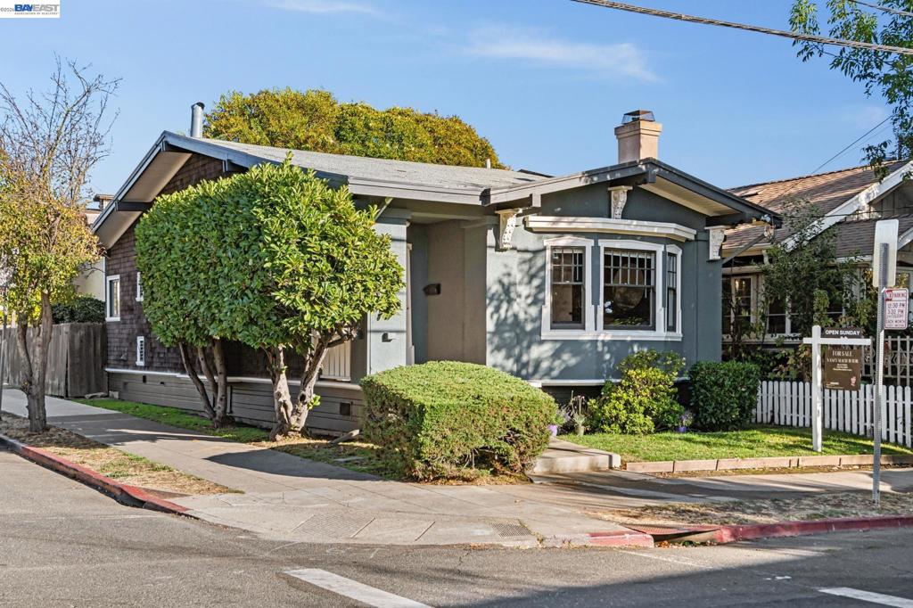 1927 Grant St Property Photo 2