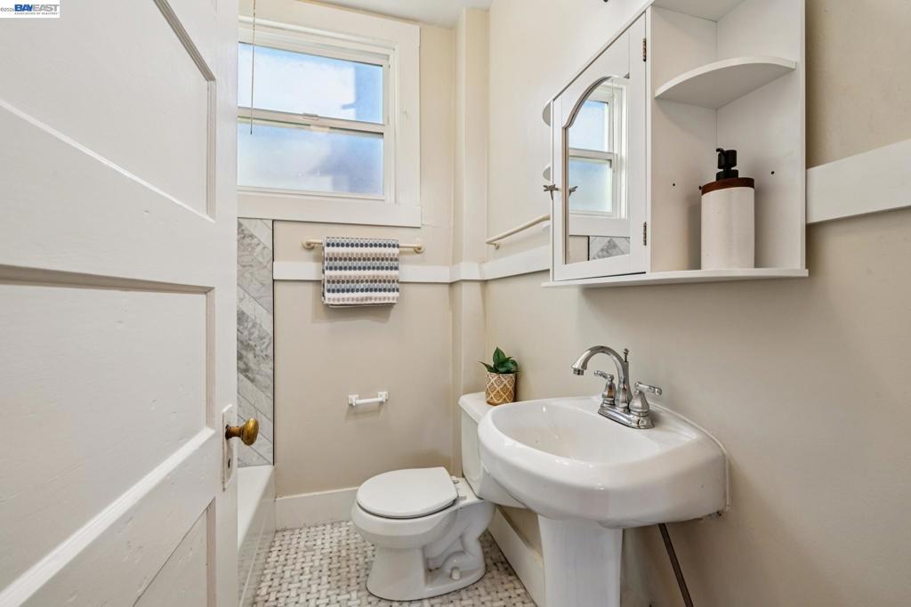 1927 Grant St Property Photo 26