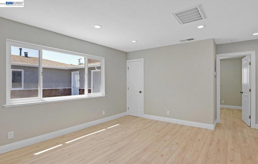 1631 Frisbie Ct Property Photo 7