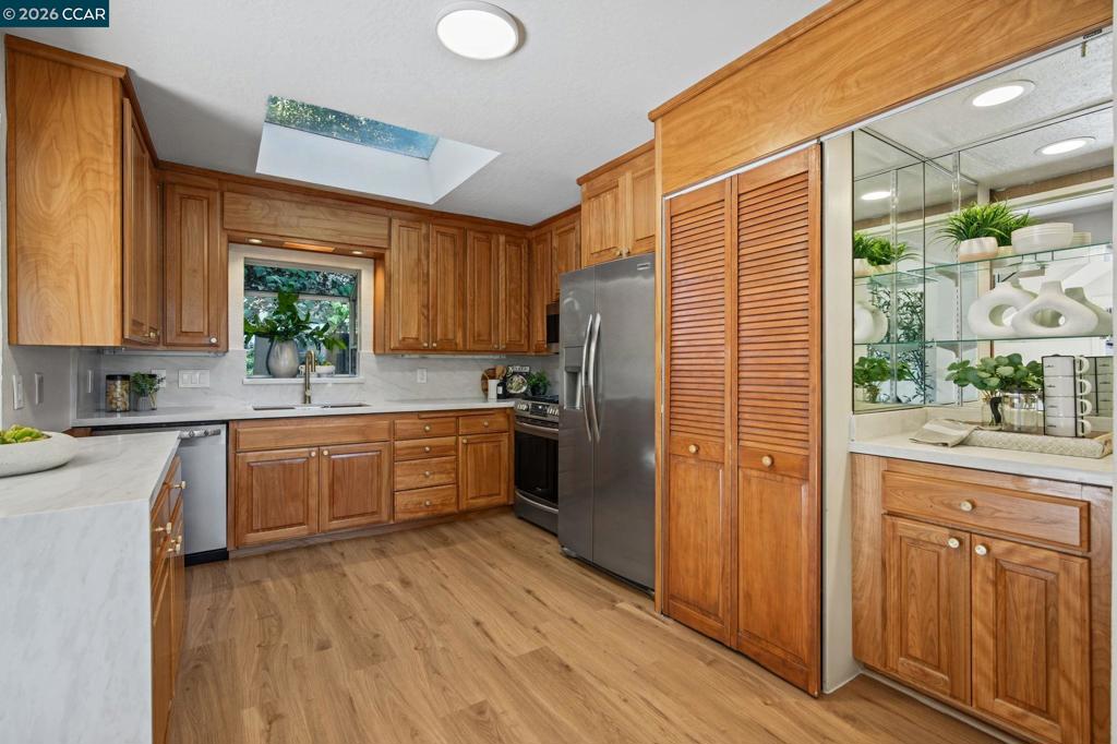 3235 Andreasen Drive Property Photo 17