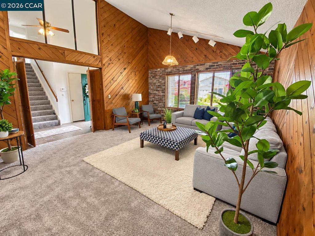 118 Buttercup Property Photo 2
