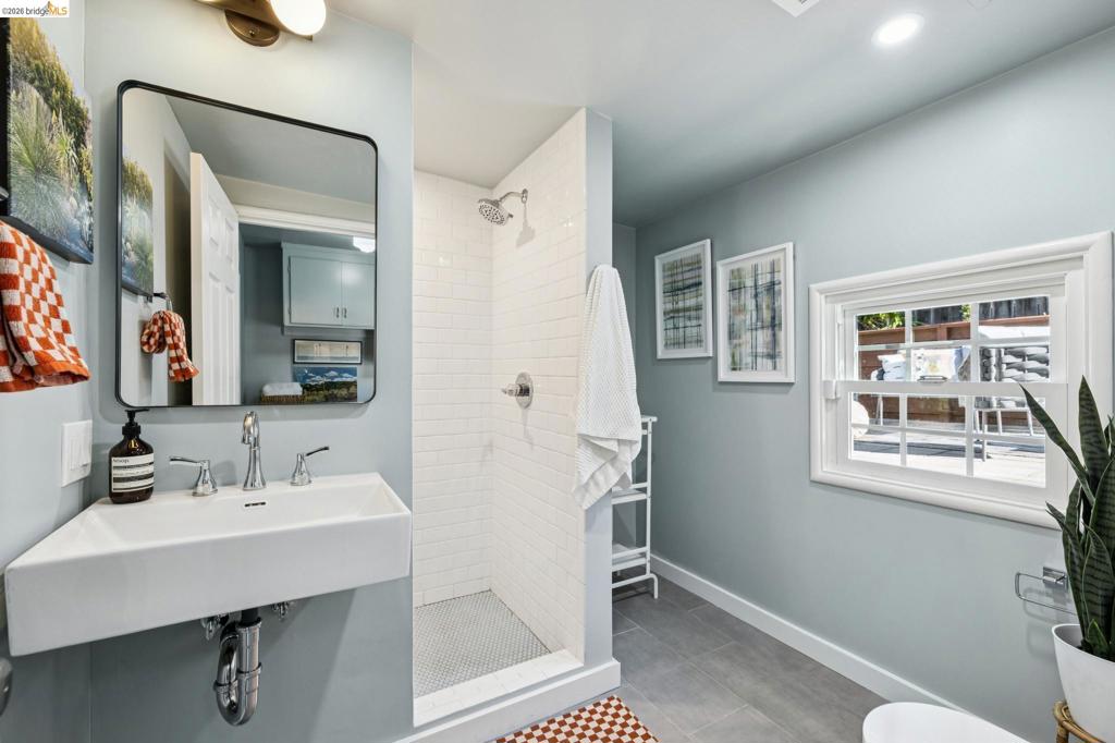 4620 Camden St Property Photo 30