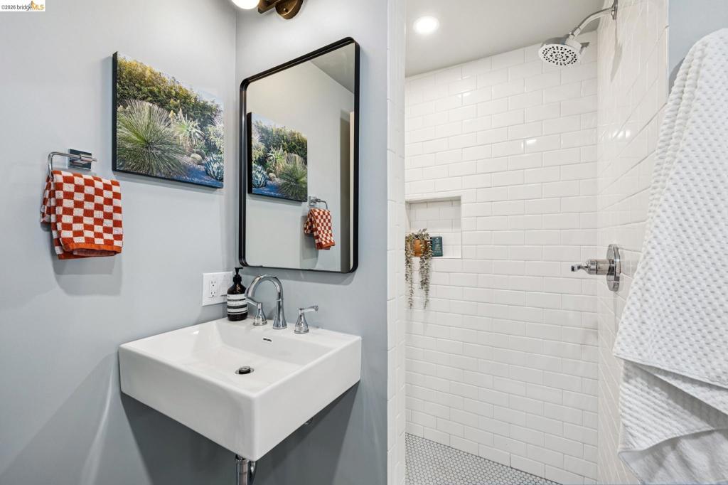 4620 Camden St Property Photo 31