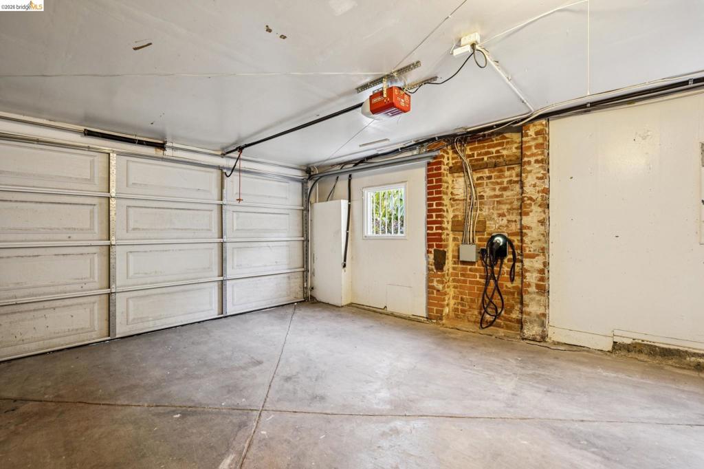 4620 Camden St Property Photo 37