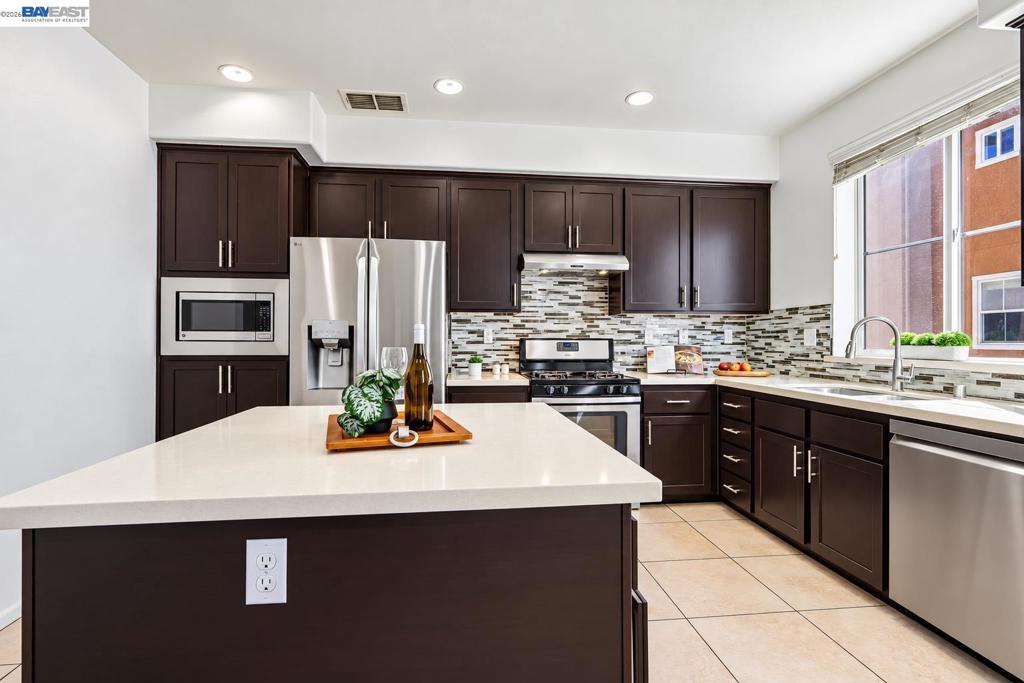 1210 Nestwood Way Property Photo 15