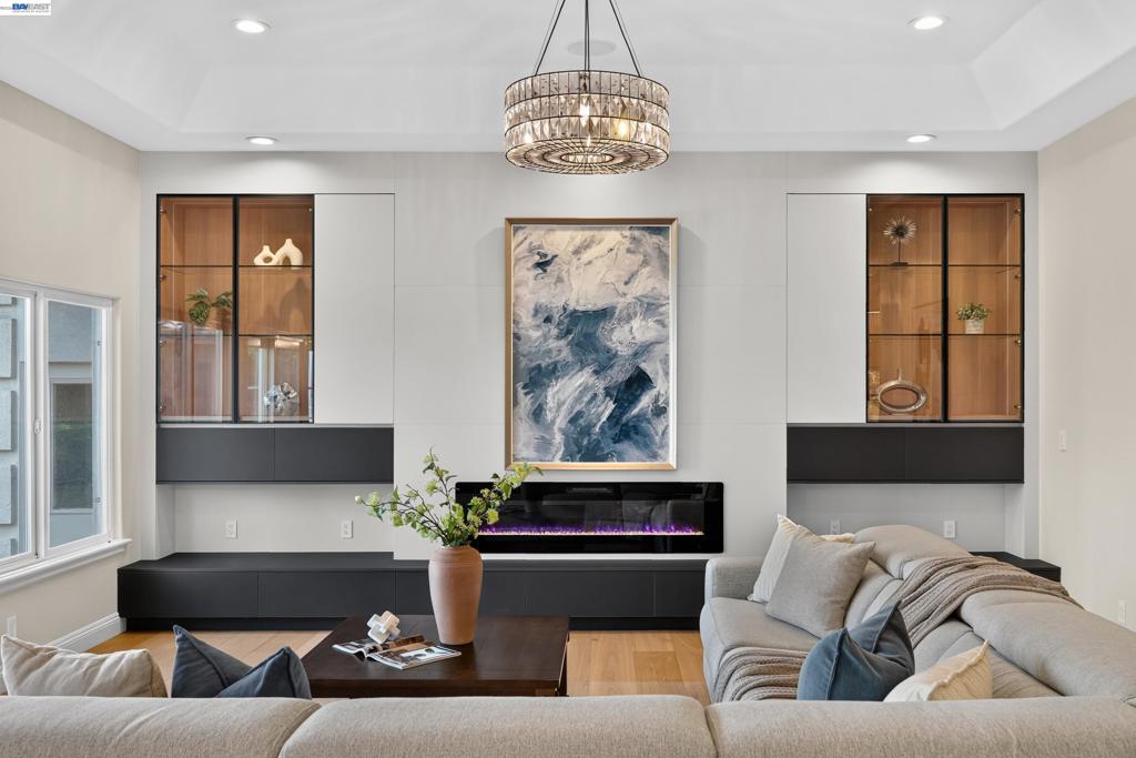 1377 Piemonte Dr Property Photo 3