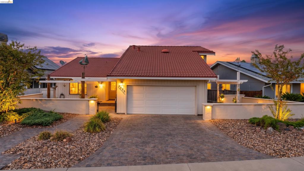 4883 Cabrillo Pt Property Photo 1