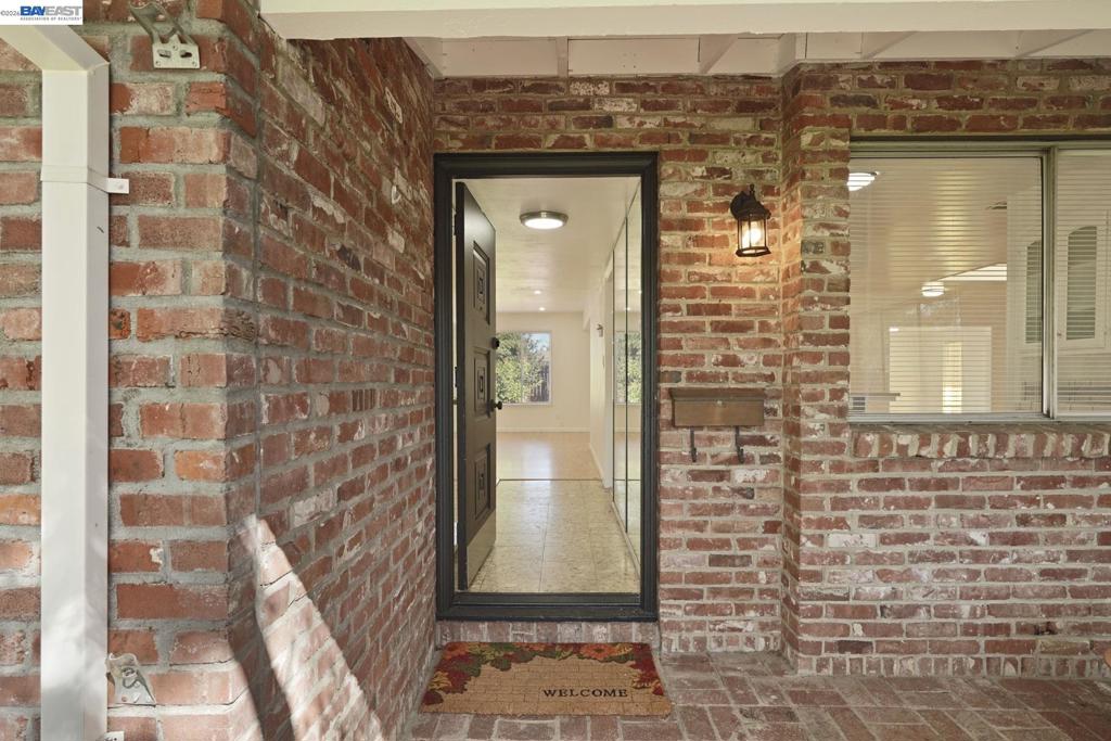 1075 Lake Glen Way Property Photo 12