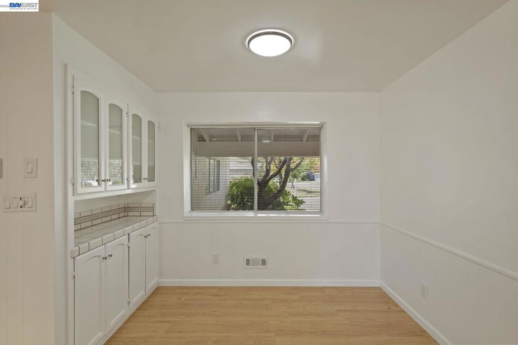 1075 Lake Glen Way Property Photo 26
