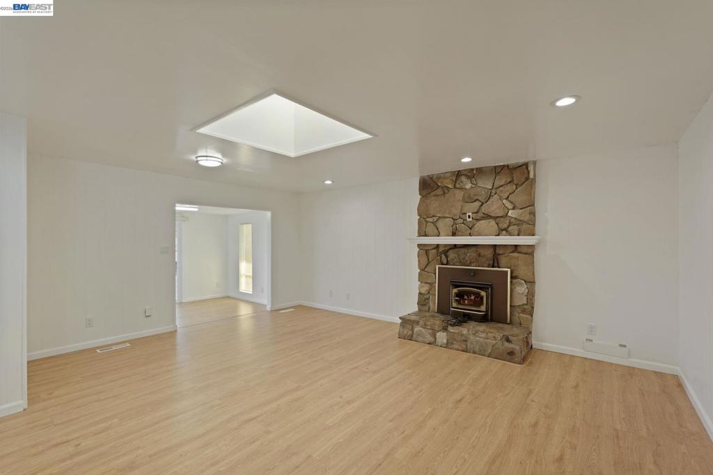 1075 Lake Glen Way Property Photo 27