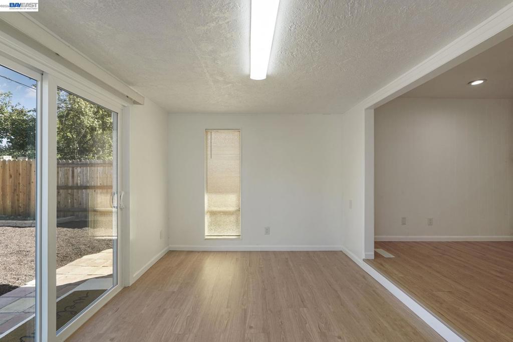 1075 Lake Glen Way Property Photo 33