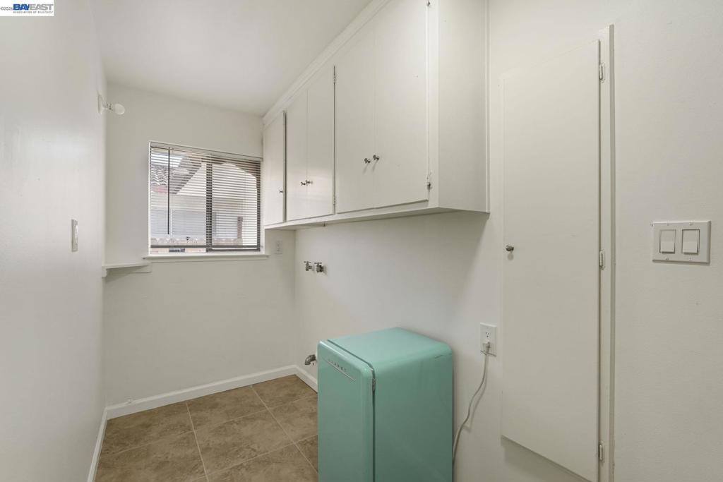 1075 Lake Glen Way Property Photo 34