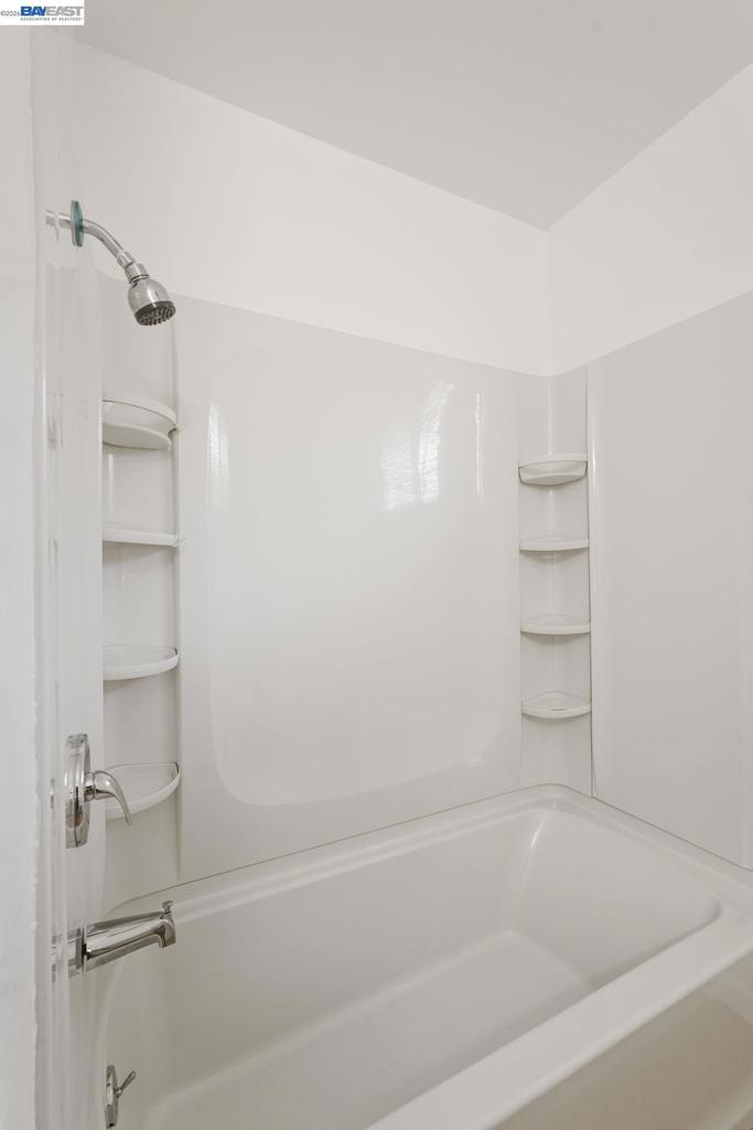 1075 Lake Glen Way Property Photo 42