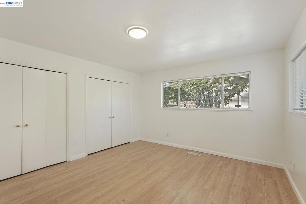 1075 Lake Glen Way Property Photo 43