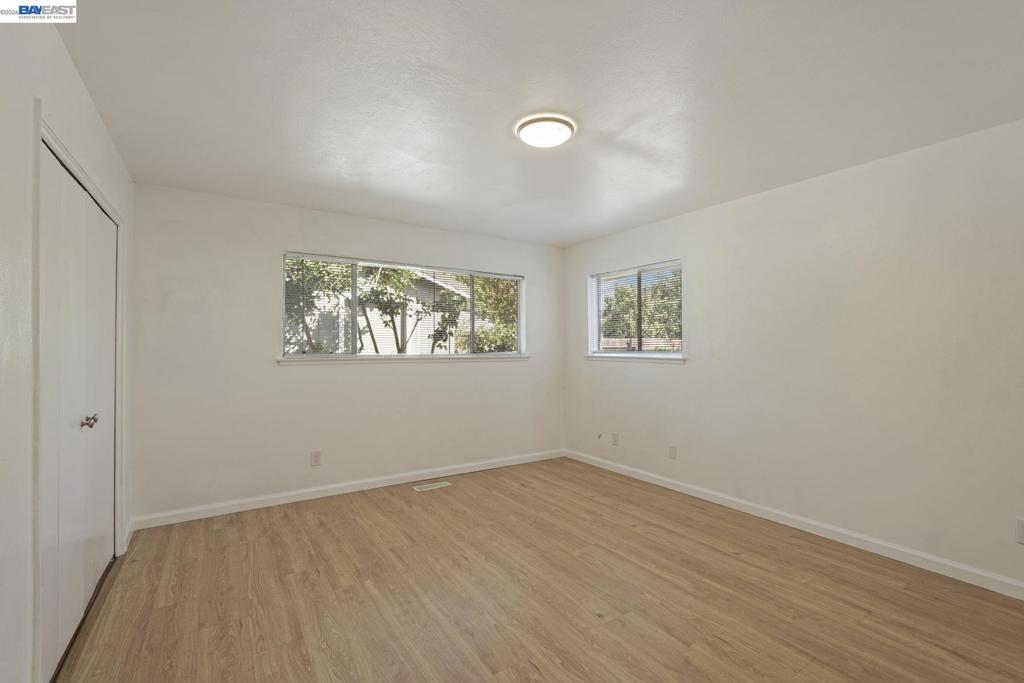 1075 Lake Glen Way Property Photo 45