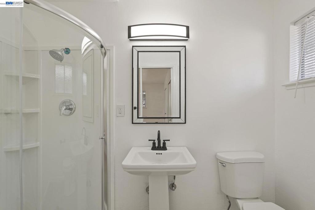 1075 Lake Glen Way Property Photo 46