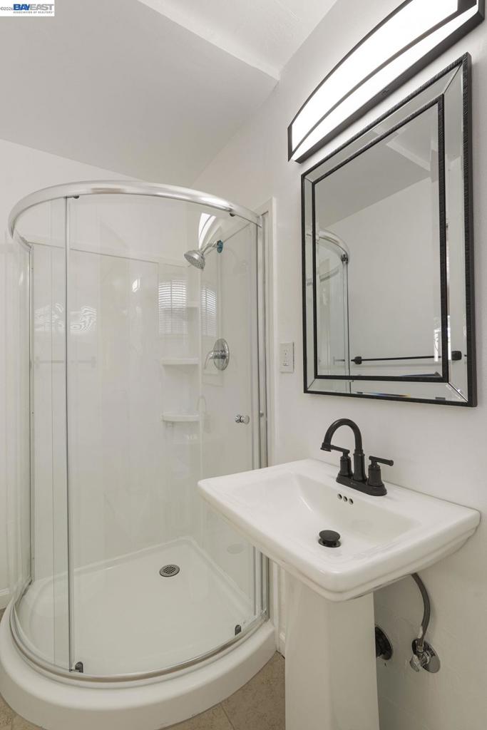 1075 Lake Glen Way Property Photo 47